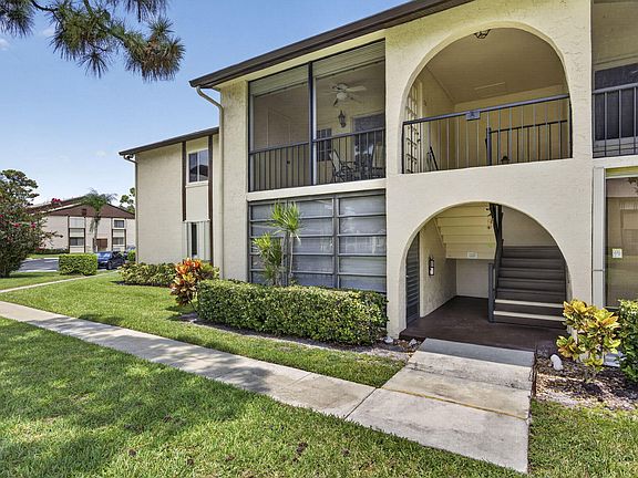 3rd image of 3625 LA AIRES Court #C-1