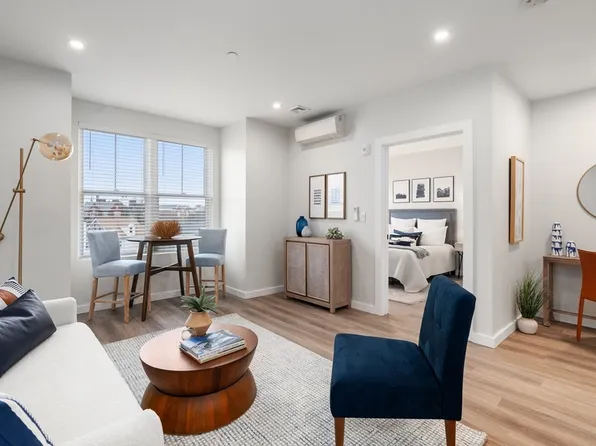 10 Somerset Ave #308, Winthrop, MA 02152