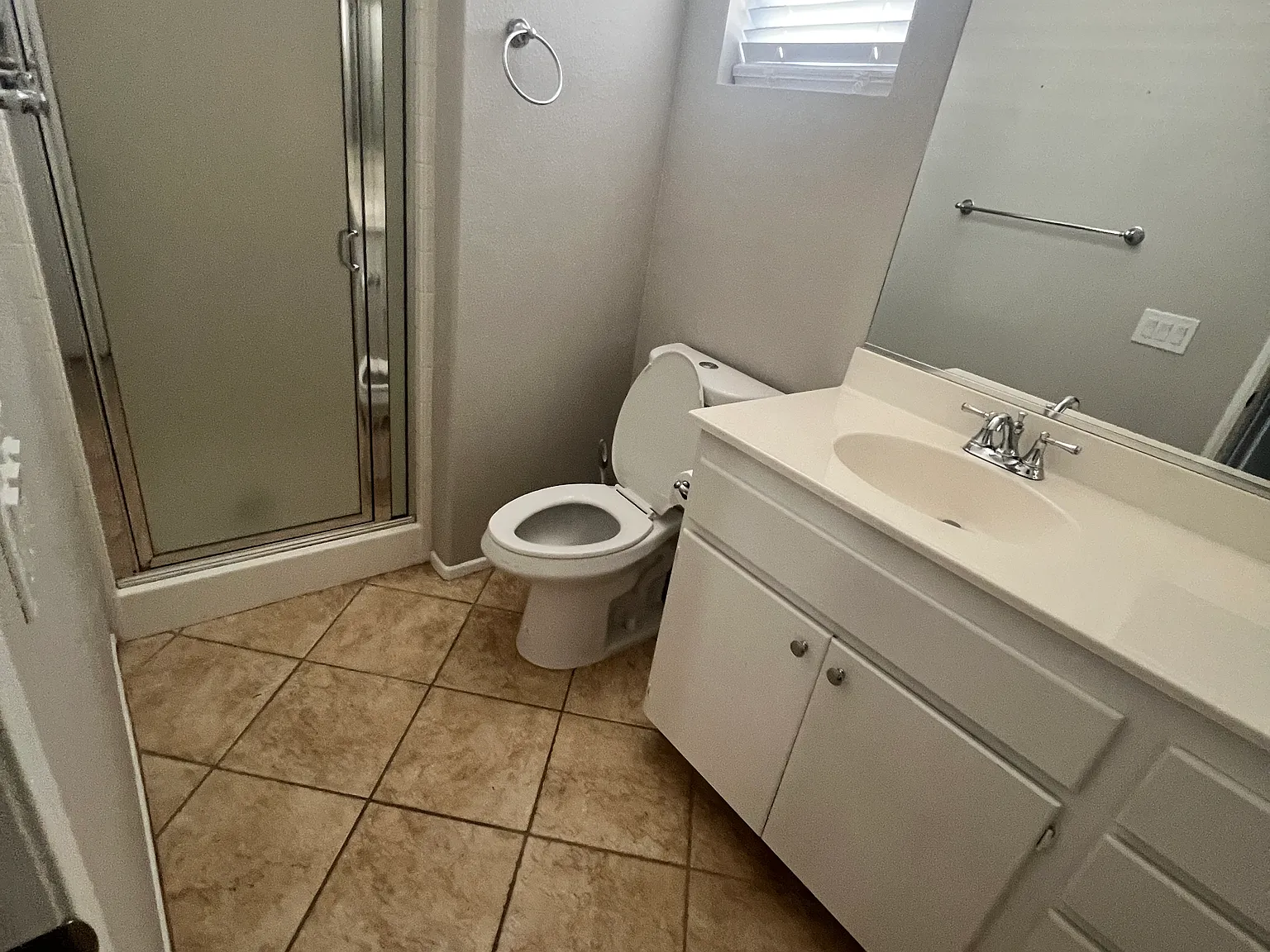 4 bed, 2900 sqft, $3,600 — Photo 2