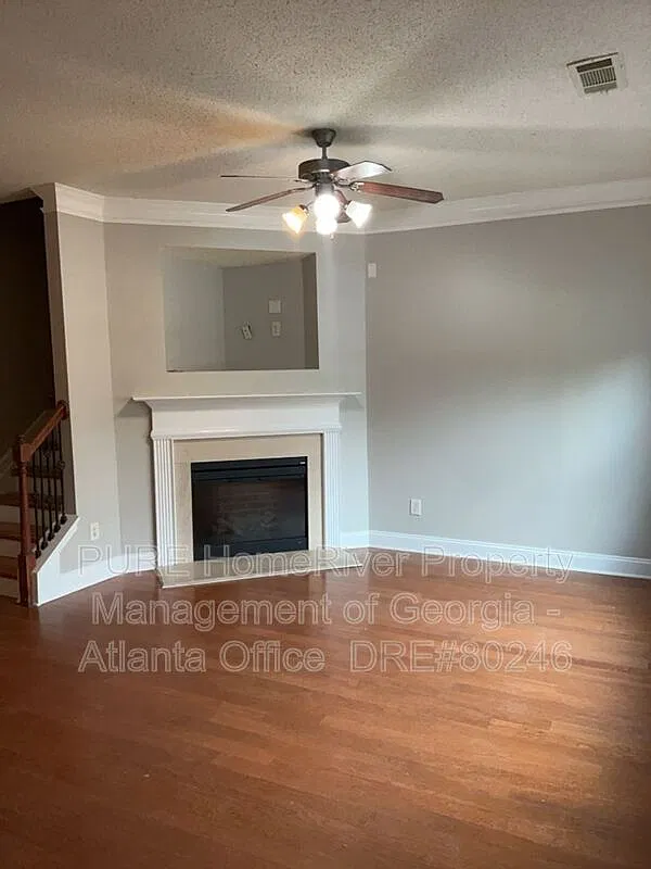 3 bed, 3.0 bath, 1596 sqft, $1,975 — Photo 3