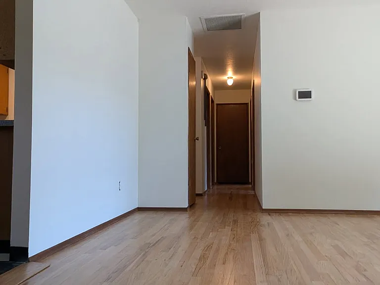 8636 N Fowler Ct — Photo 3