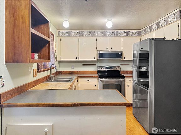 4th image of 17623 53rd Drive NW