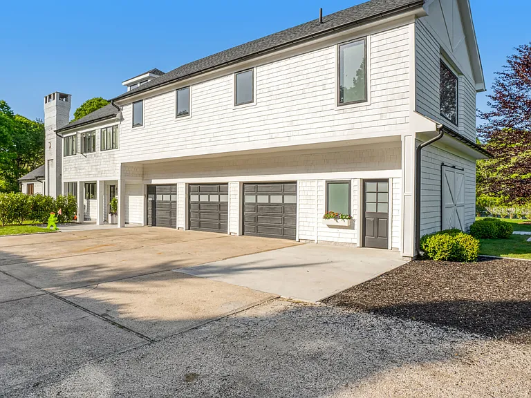 44 Greenleaf Ln — Photo 65