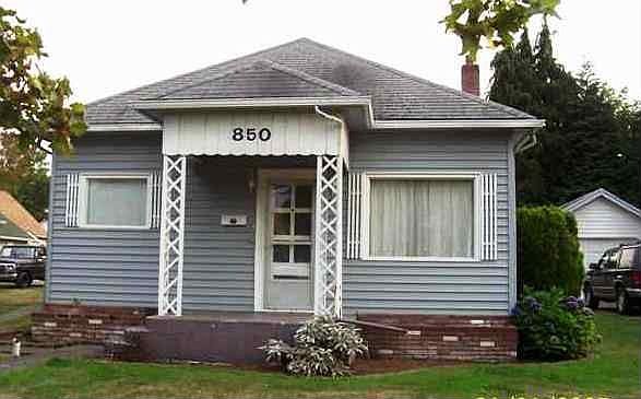 1st image of 850 Norway St NE