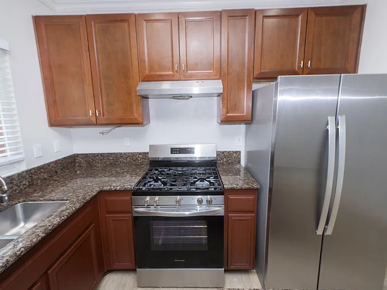 511 Stork St — Photo 29