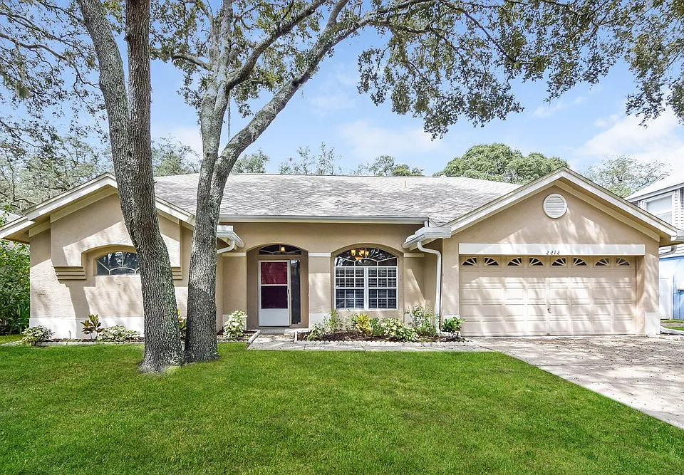 2212 Kenwick Dr