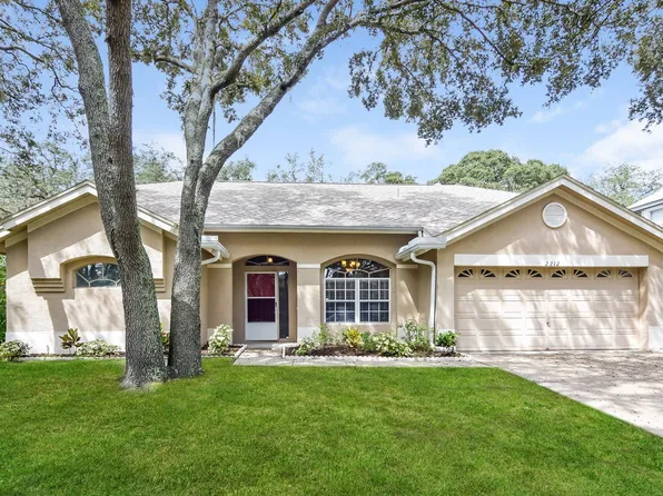 2212 Kenwick Dr, Valrico, FL 33596