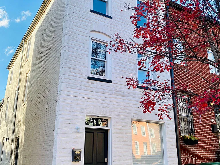 126 S Arlington Ave — Photo 2