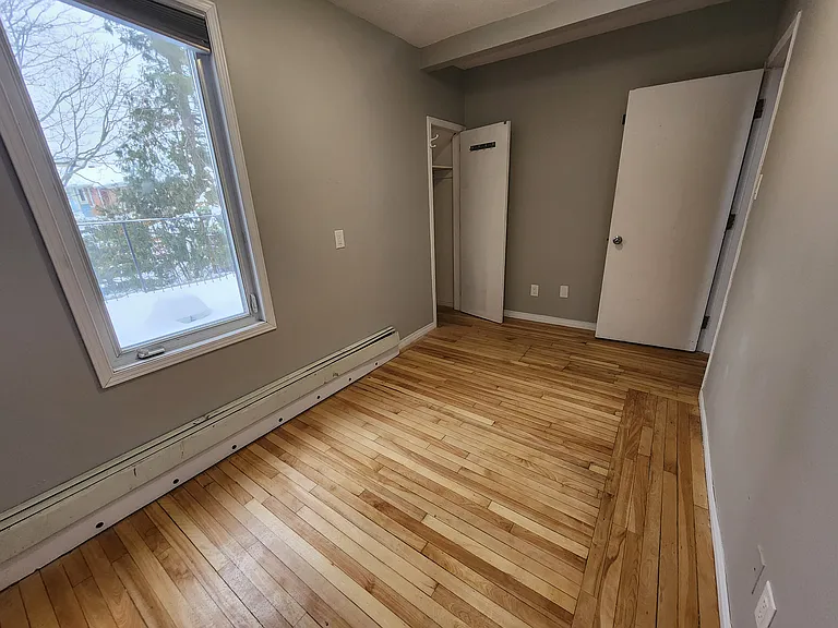 342 Somerset St E #B — Photo 12