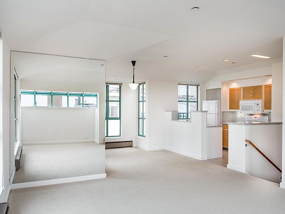 Kitchen/living room and dining area combo