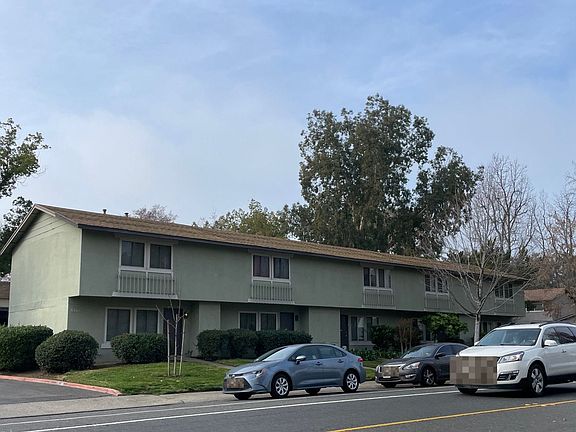 3rd image of 8868 La Riviera Dr Unit A