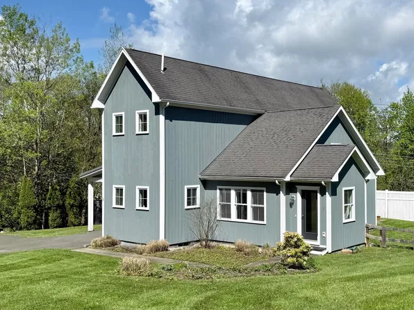 3 Roger Rd, Great Barrington, MA 01230