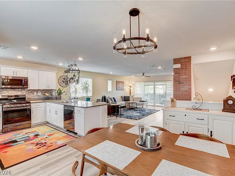 3715 Brilliant Sunset St — Photo 12