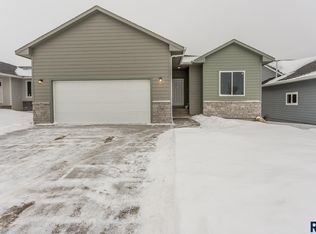 1705 E 71st St, Street Sioux Falls, SD 57104