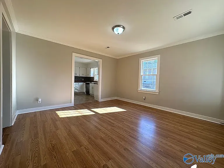 1231 McKinley Ave NE — Photo 4