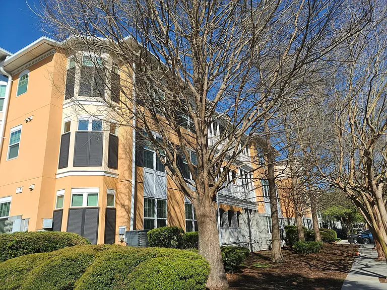 1424 Telfair Way — Photo 3
