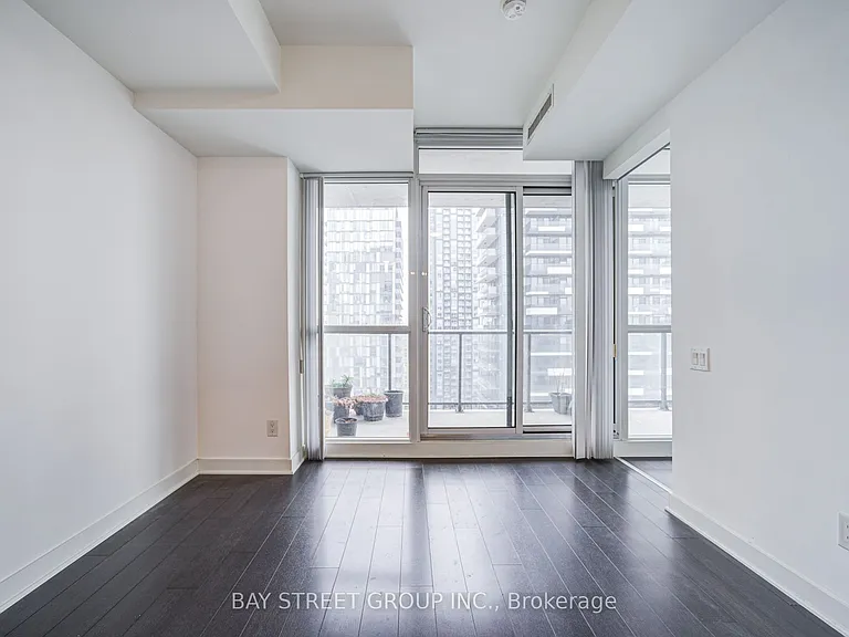 290 Adelaide St W #3002 — Photo 18
