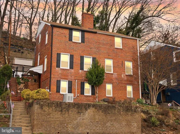 3707 Kemper Rd, Arlington, VA 22206