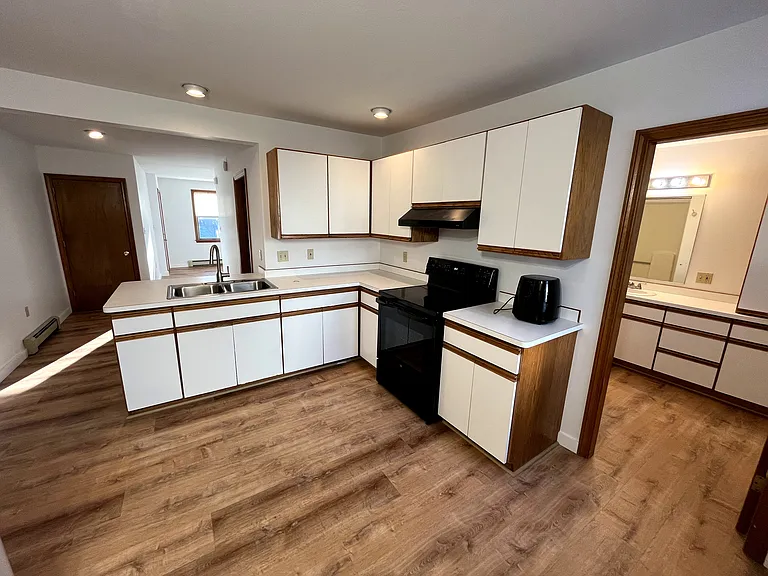 36 Bradbury St #102 — Photo 8