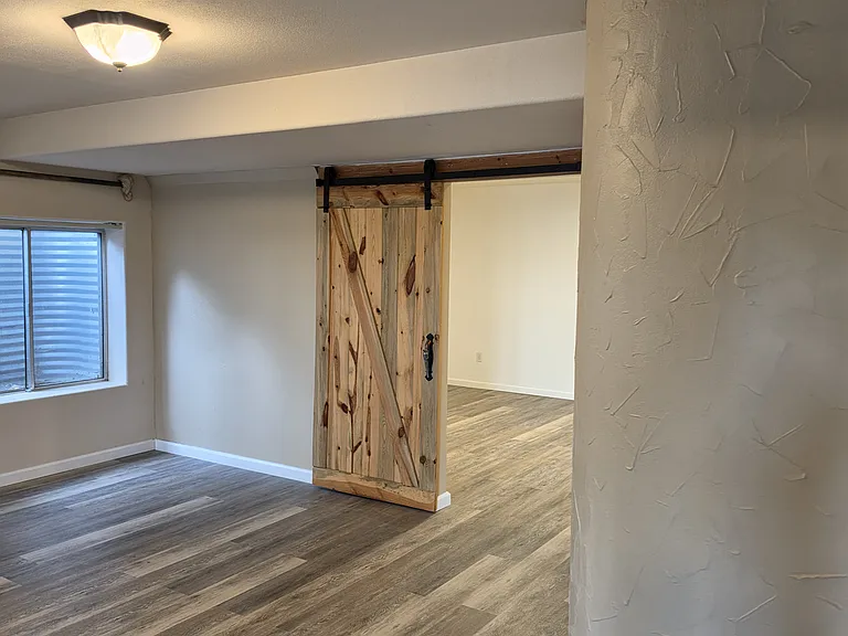 Highcroft Dr — Photo 10