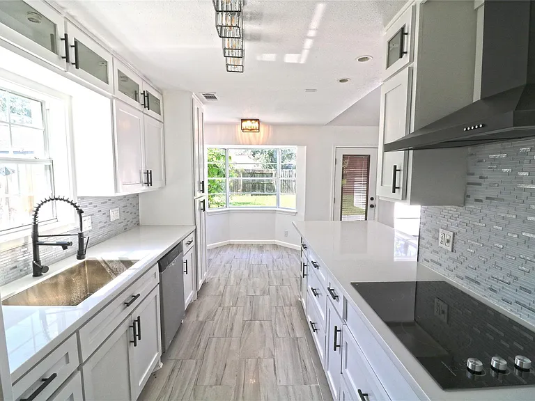 9211 Blankenship Dr — Photo 9