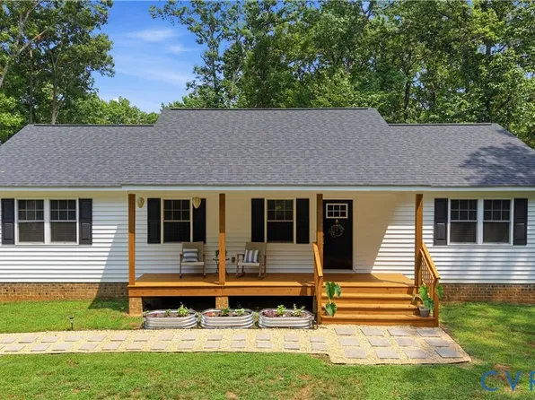 4939 Shannon Hill Rd, Kents Store, VA 23084