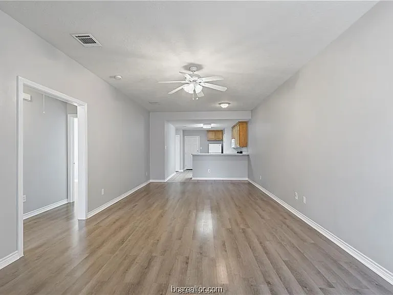 510 Freeman Ave — Photo 3