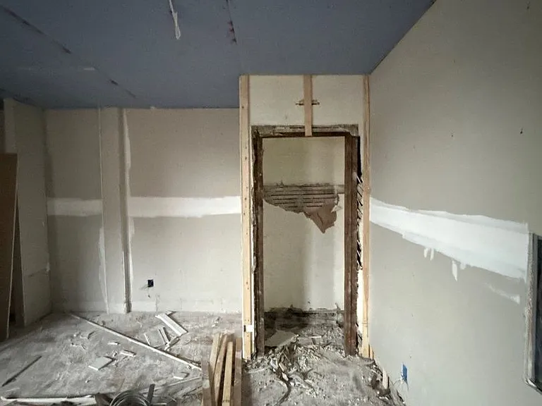 Walnut Court Apartments — Photo 2