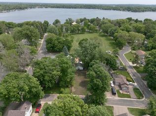 2914 Meadow Ln, Mound, MN 55364