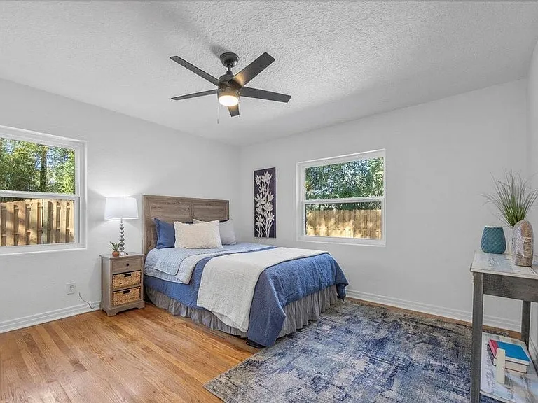 4715 Plymouth St — Photo 15