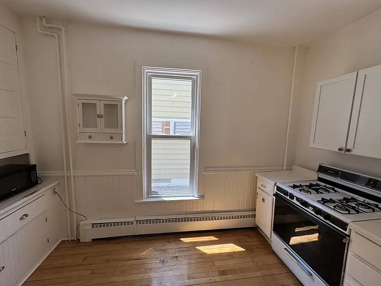 1034 E Johnson St #1 — Photo 3