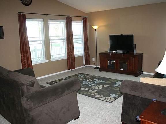 Low-E windows, Living room