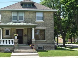 1202 S 7th St, Manitowoc, WI 54220