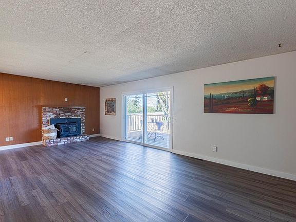 4th image of 3585 Viola Dr