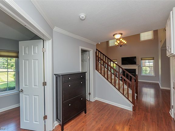 4th image of 240 Fox Hollow Dr APT 200