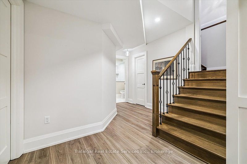 Burlington House for rent - 5 Bedrooms — photo 45