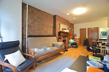 Rented by Street Realty Brokerage LLC