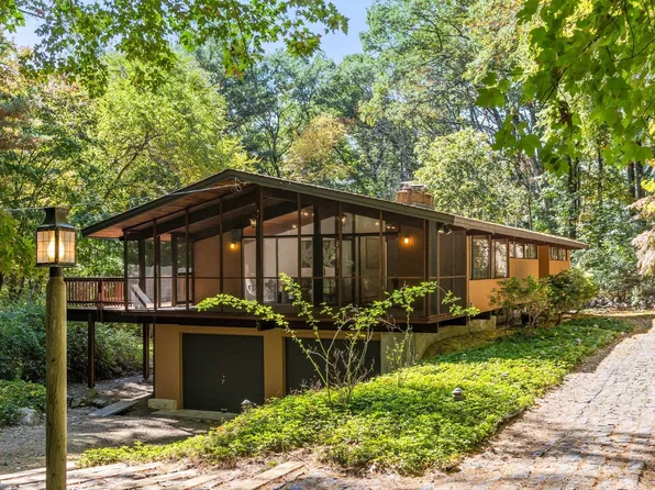 103 Puritan Ln, Sudbury, MA 01776