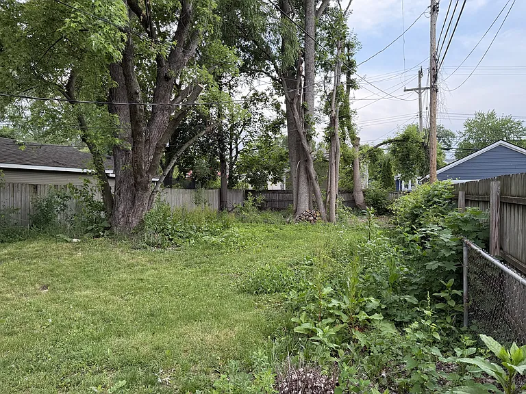 415 Pingree Blvd — Photo 33