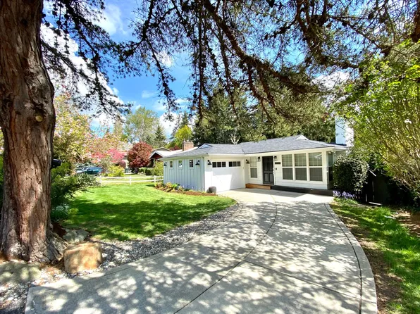 1330 102nd Ave NE, Bellevue, WA 98004