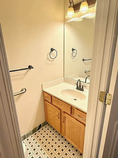 3 bed, 2.5 bath, 1594 sqft, $2,100 — Photo 3
