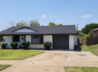 918 Tuskegee St, Grand Prairie, TX 75051