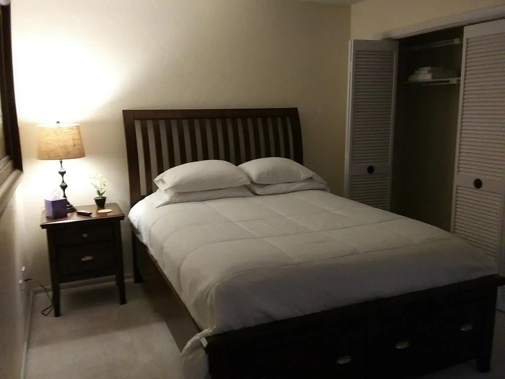 4727 Lakewood Boulevard — Photo 2