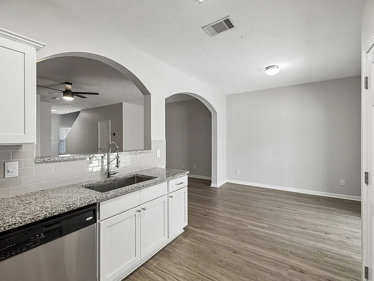 8261 Rossi Rd — Photo 24