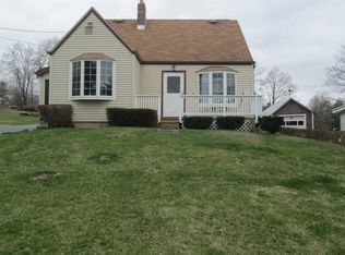 10 Pells Ct, Poughkeepsie, NY 12601