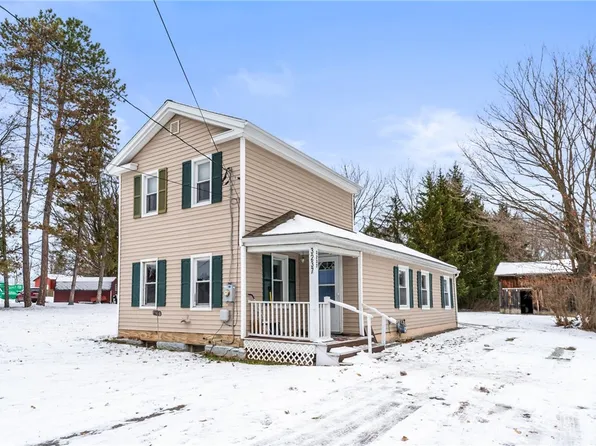 3237 Fowlerville Rd, Caledonia, NY 14423