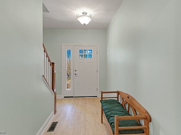 4th image of 15 Ontario Trl