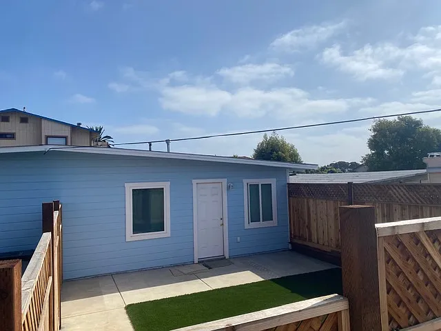 1476 Santa Clara Ave #B