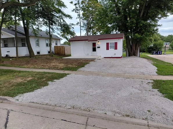 406 S Oak St, Normal, IL 61761