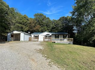 120 Hillside Dr, Huntsville, AR 72740